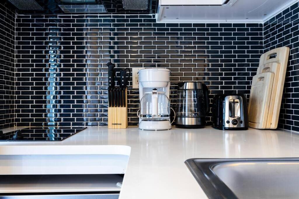 69-3c Stylish Lower East Side 1br *